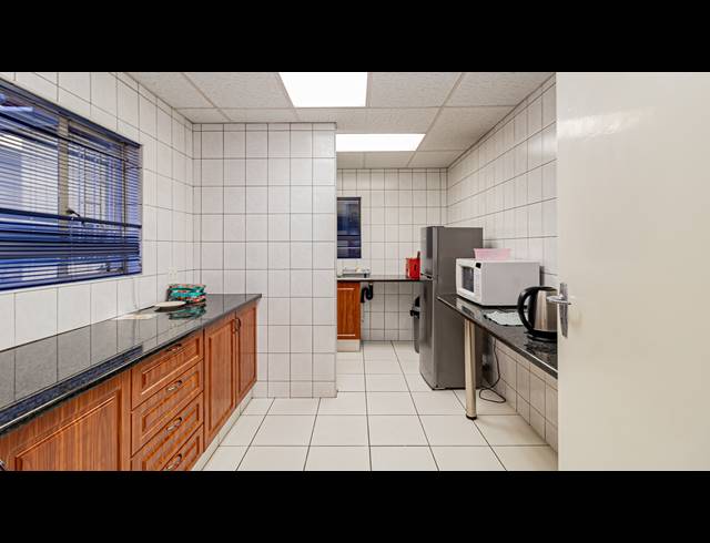773M² OFFICE FOR SALE IN FERNDALE